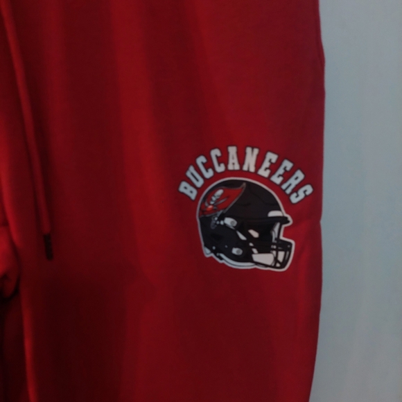 Red Tampa Bay Buccaneers Joggers Sweatpants  Large NWT - Picture 4 of 8